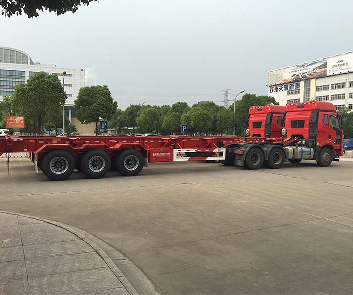 大型危品運(yùn)輸車